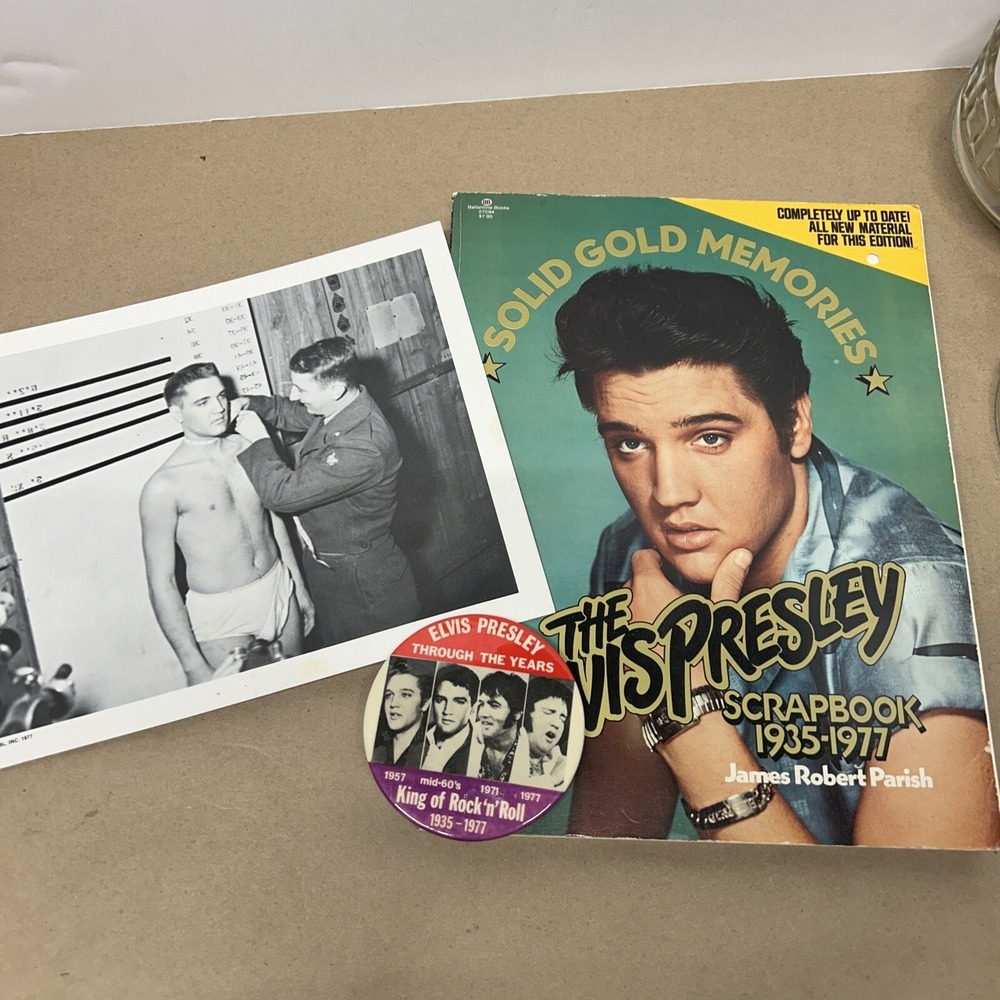 Elvis Presley Memorabilia Scrapbook 77 Repro '77  Elvis Photo In Undies,‎ Pin